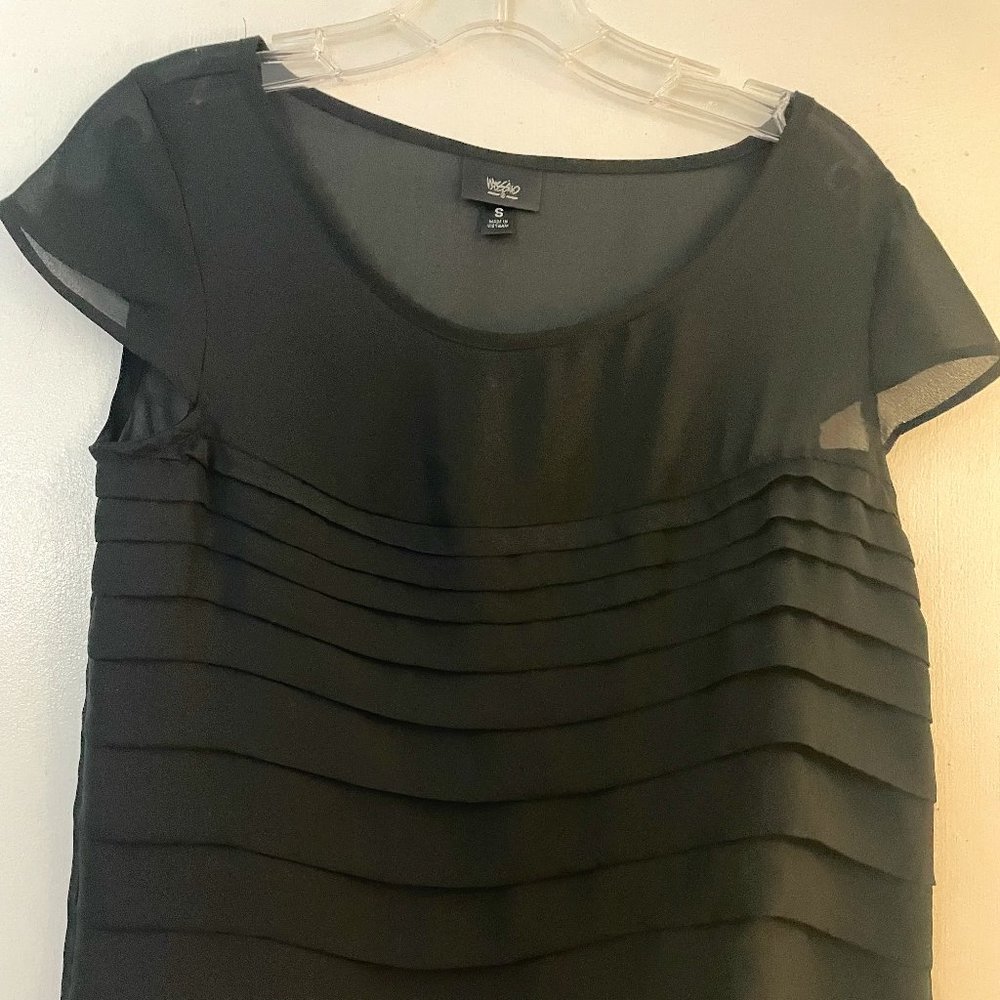 Black Sheer Mossimo Shirt with Cap Sleeves (Small)